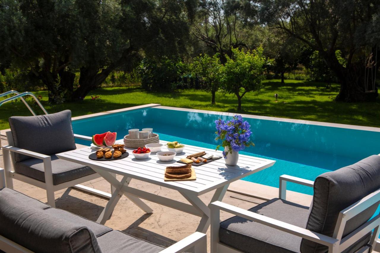 Averto Villas With Private Pool Нидри Экстерьер фото